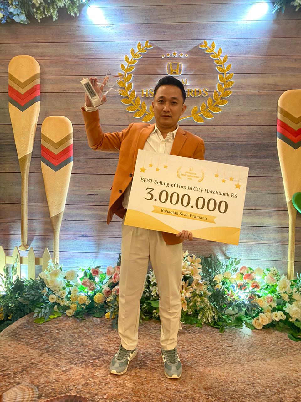 Alex - Sales Dealer Mobil Honda Semarang