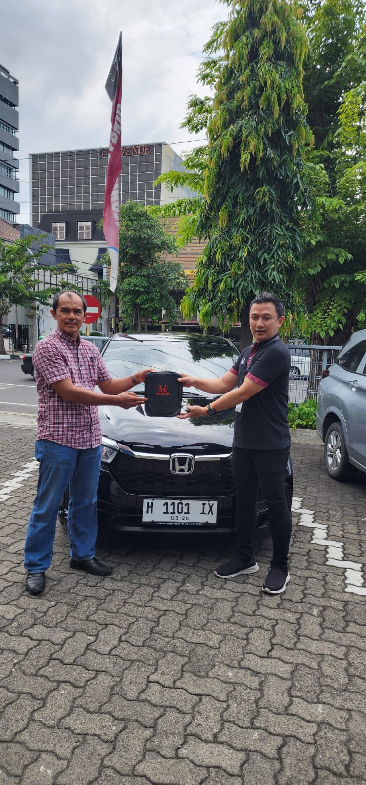 Serah Terima Bapak Tri Handoko